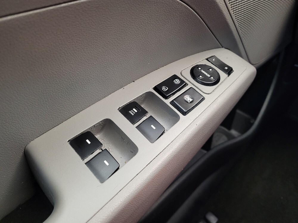 2017 Hyundai Elantra in Columbus, OH 43228 - 18087100 27