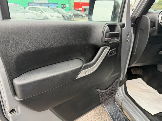 2017 Jeep Wrangler in Baltimore, MD 21225 - 18087108 32