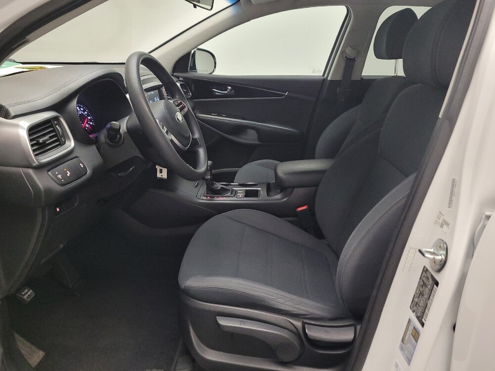 2019 Kia Sorento in Downey, CA 90241 - 18087136 17