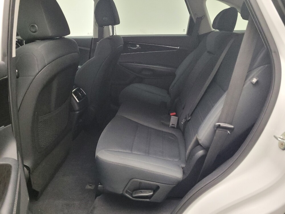 2019 Kia Sorento in Downey, CA 90241 - 18087136 18