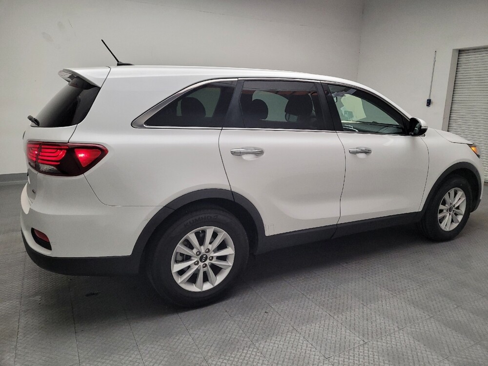 2019 Kia Sorento in Downey, CA 90241 - 18087136 10