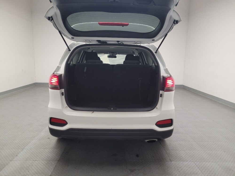 2019 Kia Sorento in Downey, CA 90241 - 18087136 29