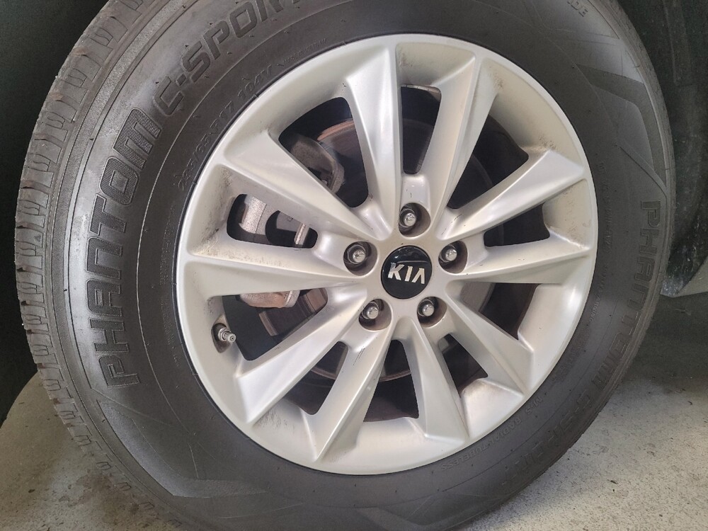 2019 Kia Sorento in Downey, CA 90241 - 18087136 31