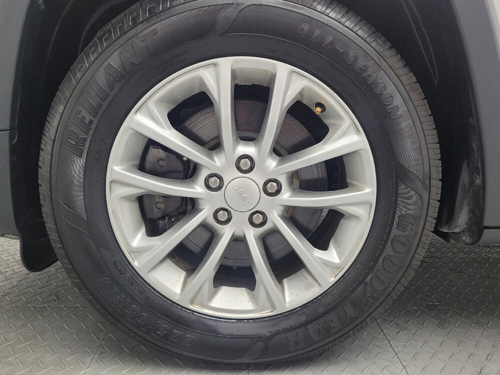 2019 Jeep Cherokee in Tulsa, OK 74145 - 18087156 31