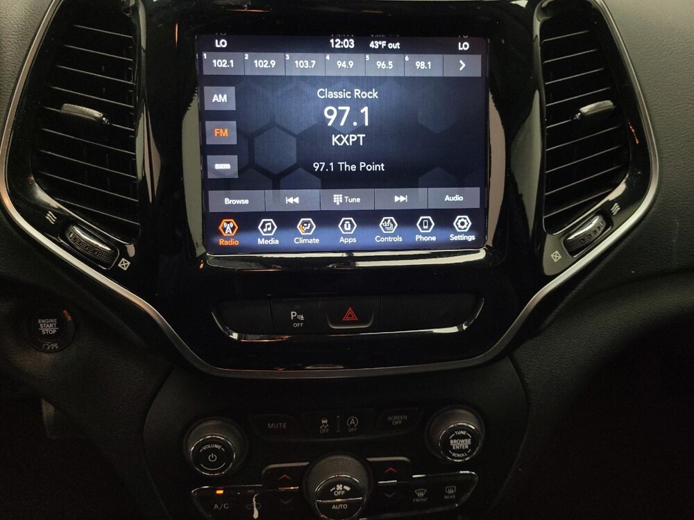 2020 Jeep Cherokee in Las Vegas, NV 89102 - 18087160 25