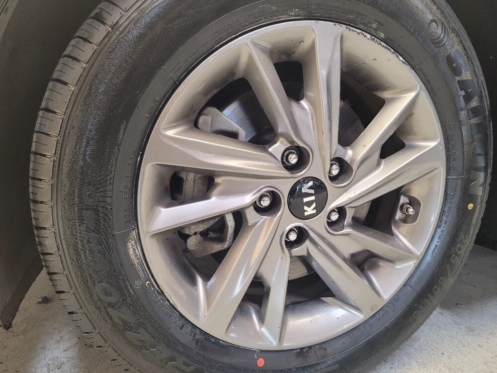 2019 Kia Optima in Downey, CA 90241 - 18087162 31