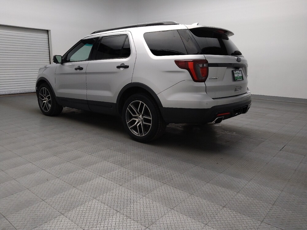 2017 Ford Explorer in Tulsa, OK 74145 - 18087166 5