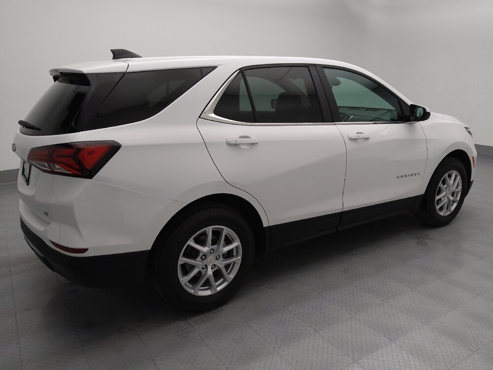 2022 Chevrolet Equinox in Springfield, MO 65807 - 18087176 10