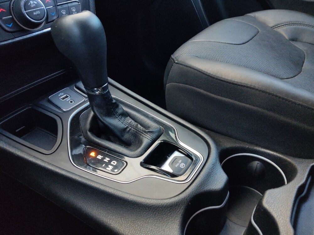 2019 Jeep Cherokee in Chandler, AZ 85225 - 18087177 26