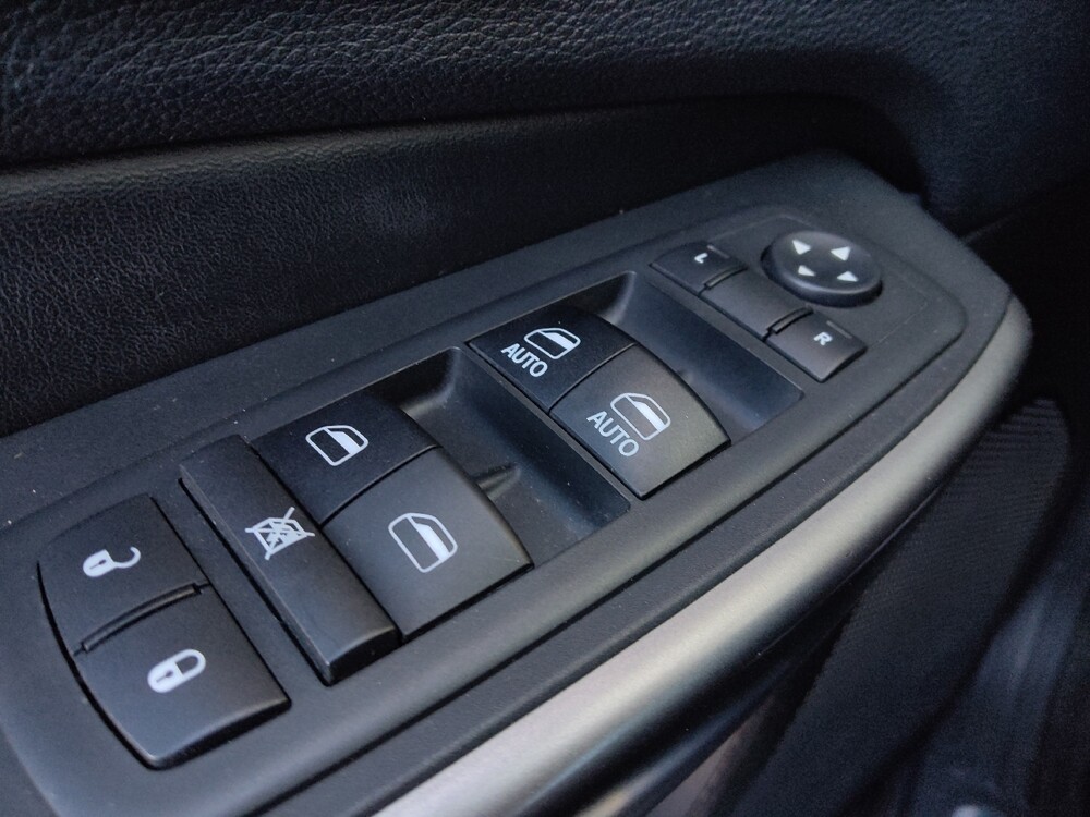 2019 Jeep Cherokee in Chandler, AZ 85225 - 18087177 27