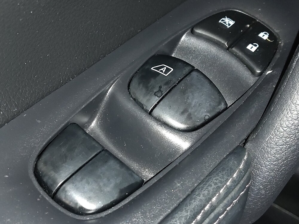 2015 Nissan Rogue in Gainesville, FL 32609 - 18087196 27