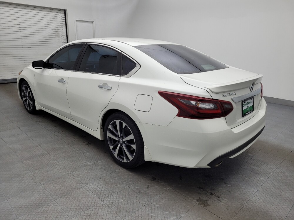 2017 Nissan Altima in Fayetteville, NC 28304 - 18087220 3