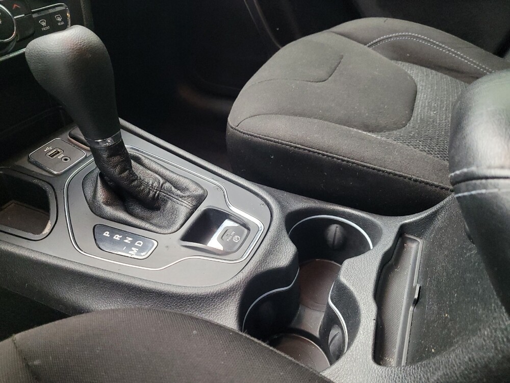 2019 Jeep Cherokee in Memphis, TN 38115 - 18087239 26