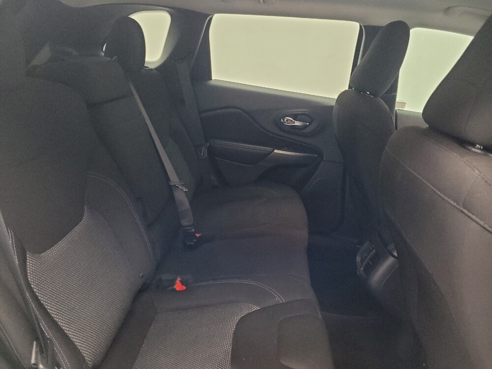 2019 Jeep Cherokee in Memphis, TN 38115 - 18087239 19