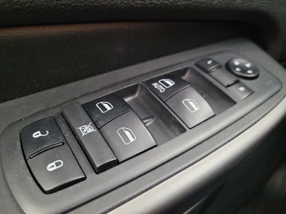 2019 Jeep Cherokee in Memphis, TN 38115 - 18087239 27