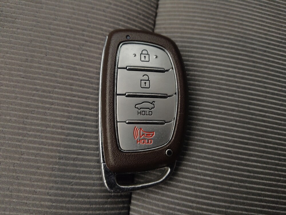 2017 Hyundai Elantra in Baton Rouge, LA 70816 - 18087251 32