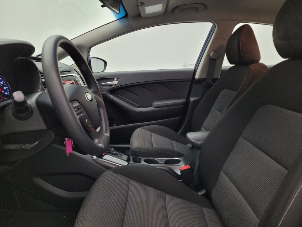 2018 Kia Forte in Columbus, OH 43231 - 18087265 17