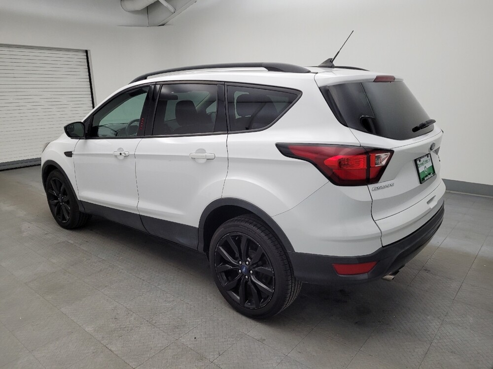 2019 Ford Escape in Fairfield, OH 45014 - 18087267 3