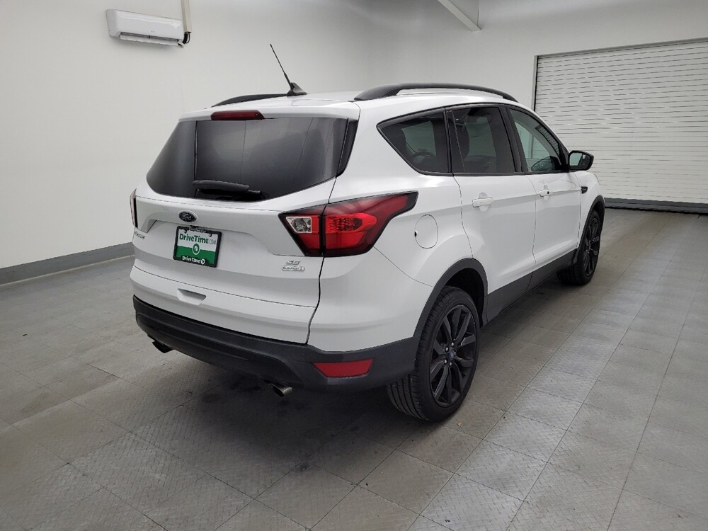 2019 Ford Escape in Fairfield, OH 45014 - 18087267 9