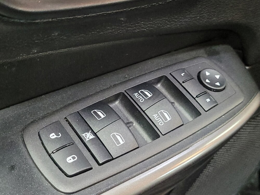 2019 Jeep Cherokee in Pittsburgh, PA 15237 - 18087270 27