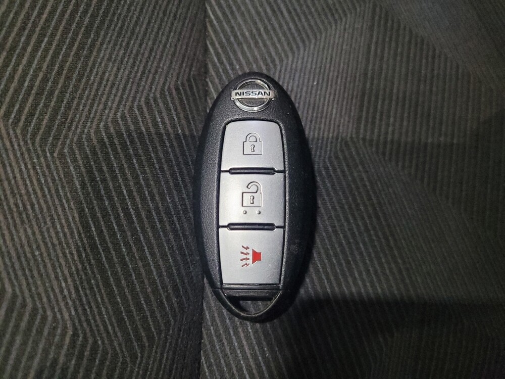 2016 Nissan Rogue in Pittsburgh, PA 15236 - 18087271 32