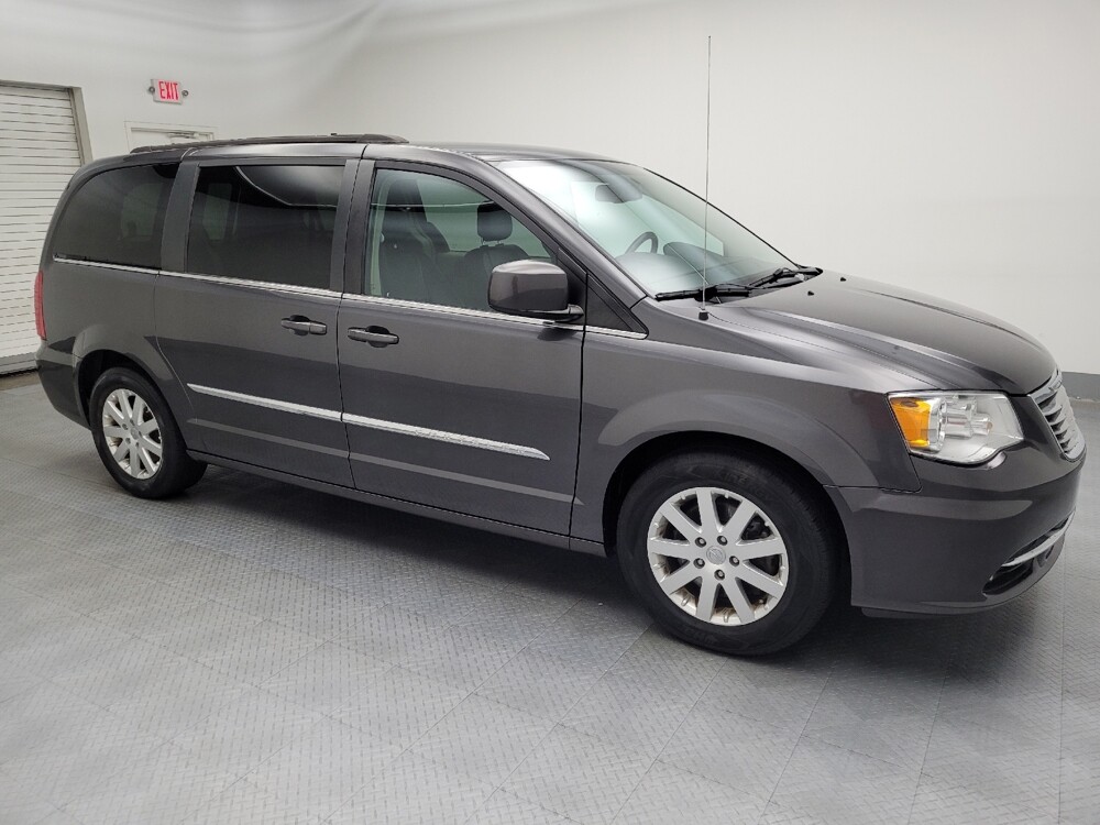 2016 Chrysler Town & Country in Midlothian, IL 60445 - 18087291 11