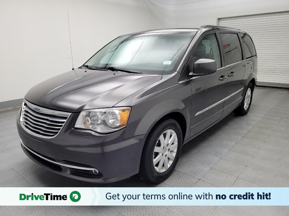 2016 Chrysler Town & Country in Midlothian, IL 60445 - 18087291