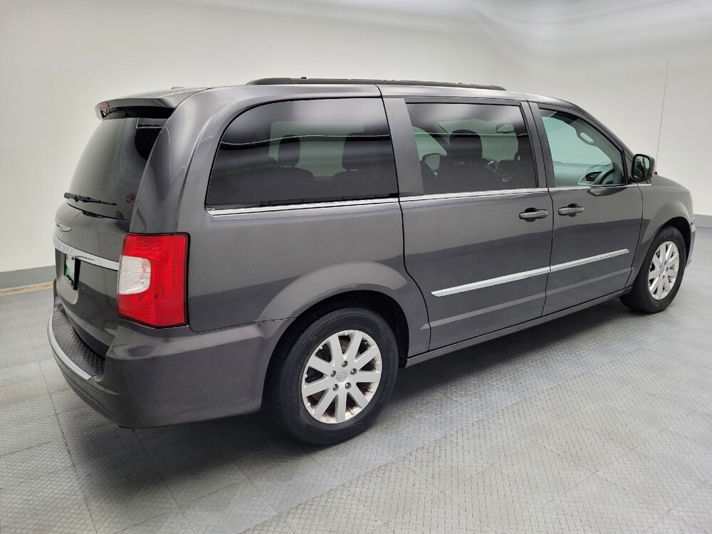 2016 Chrysler Town & Country in Midlothian, IL 60445 - 18087291 10