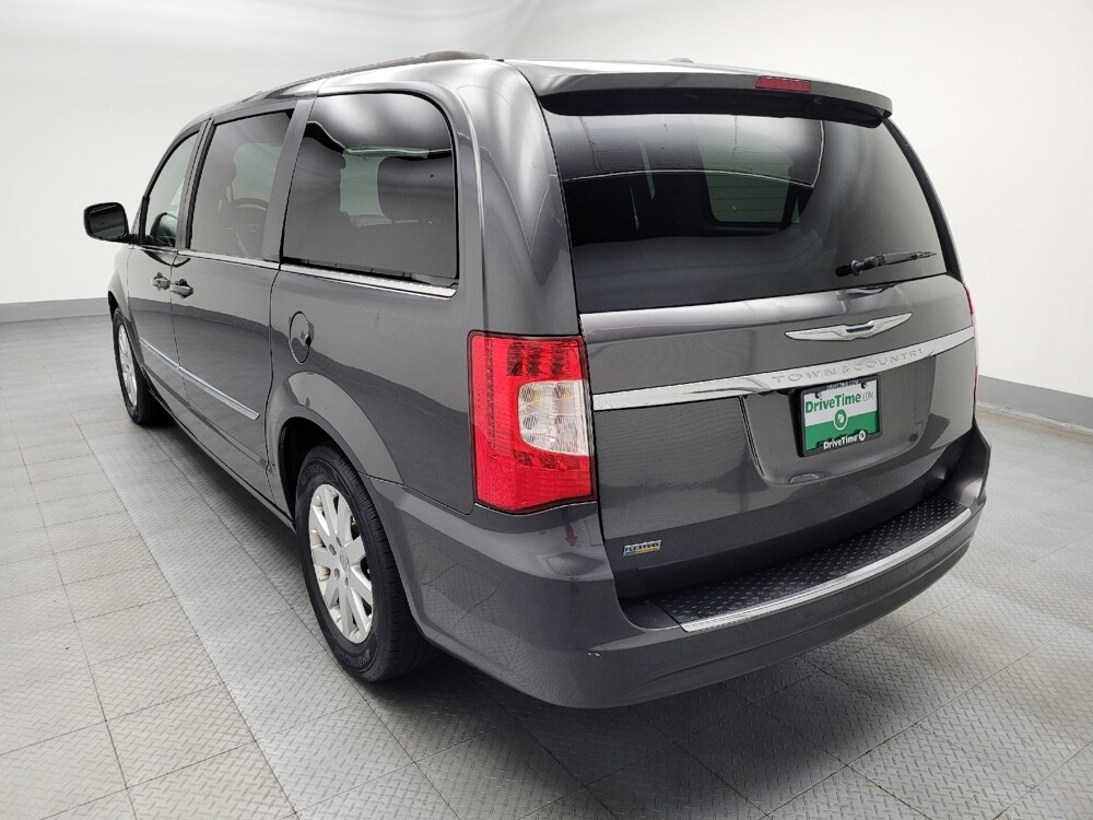 2016 Chrysler Town & Country in Midlothian, IL 60445 - 18087291 5