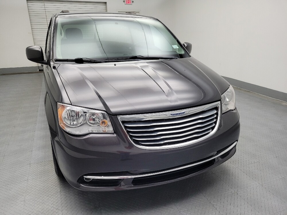 2016 Chrysler Town & Country in Midlothian, IL 60445 - 18087291 14
