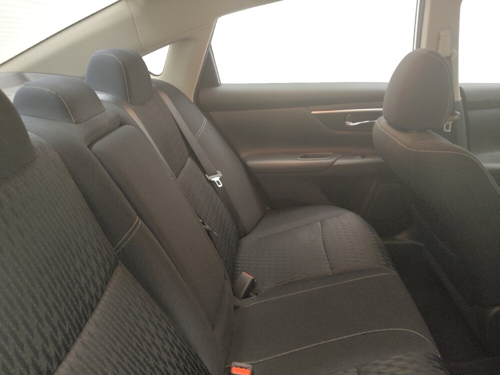 2017 Nissan Altima in Midlothian, IL 60445 - 18087297 19