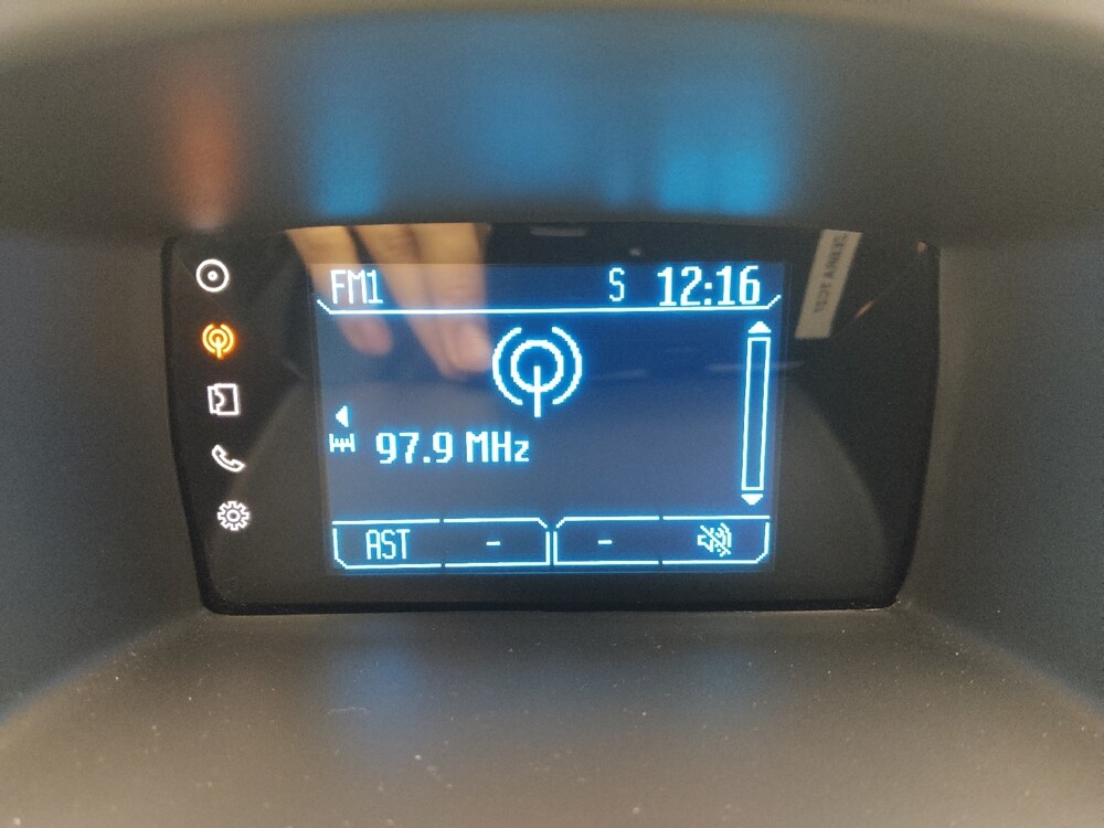 2017 Ford Fiesta in Eastpointe, MI 48021 - 18087301 25