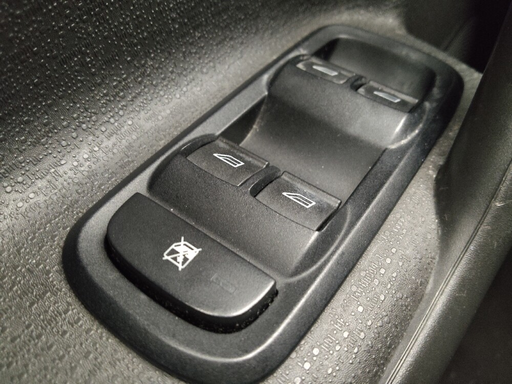 2017 Ford Fiesta in Eastpointe, MI 48021 - 18087301 27