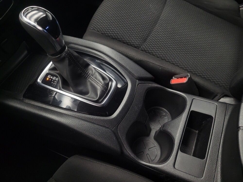 2018 Nissan Rogue Sport in Indianapolis, IN 46222 - 18087308 26