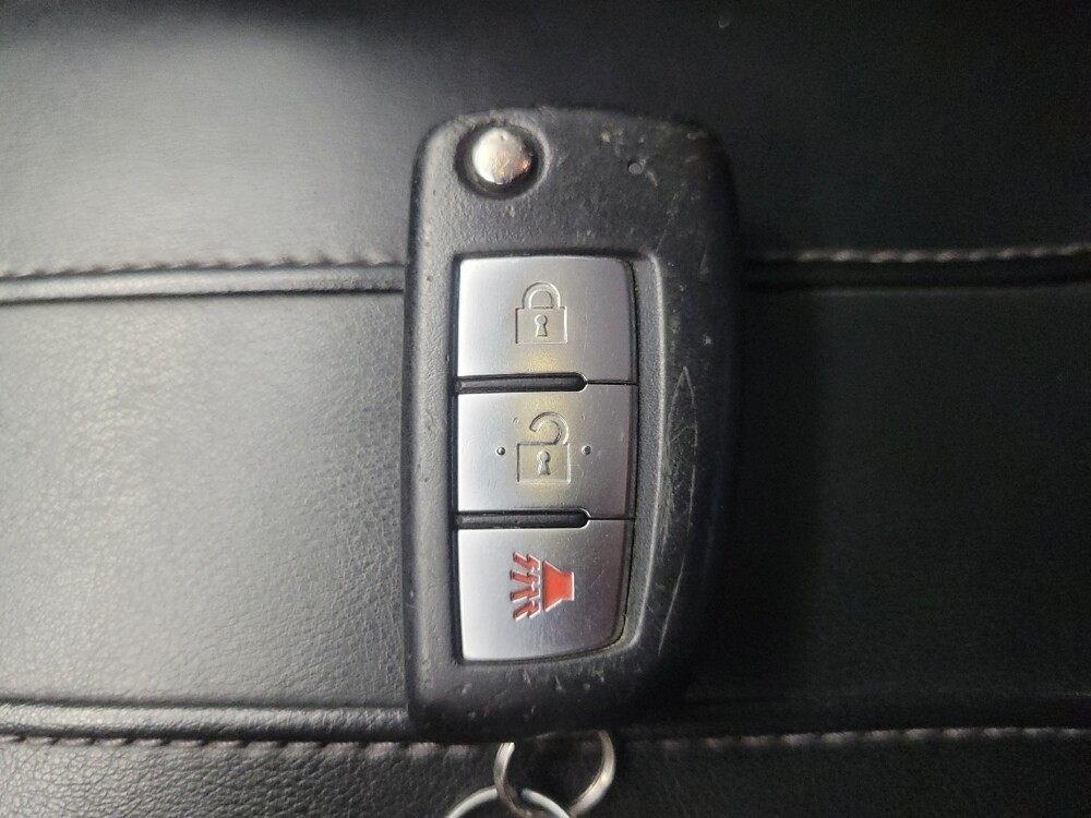 2018 Nissan Rogue Sport in Indianapolis, IN 46222 - 18087308 32