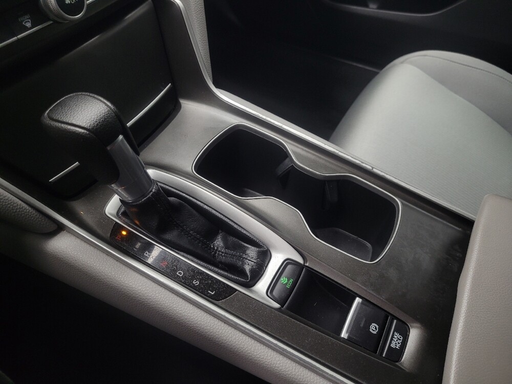 2018 Honda Accord in Indianapolis, IN 46222 - 18087309 26