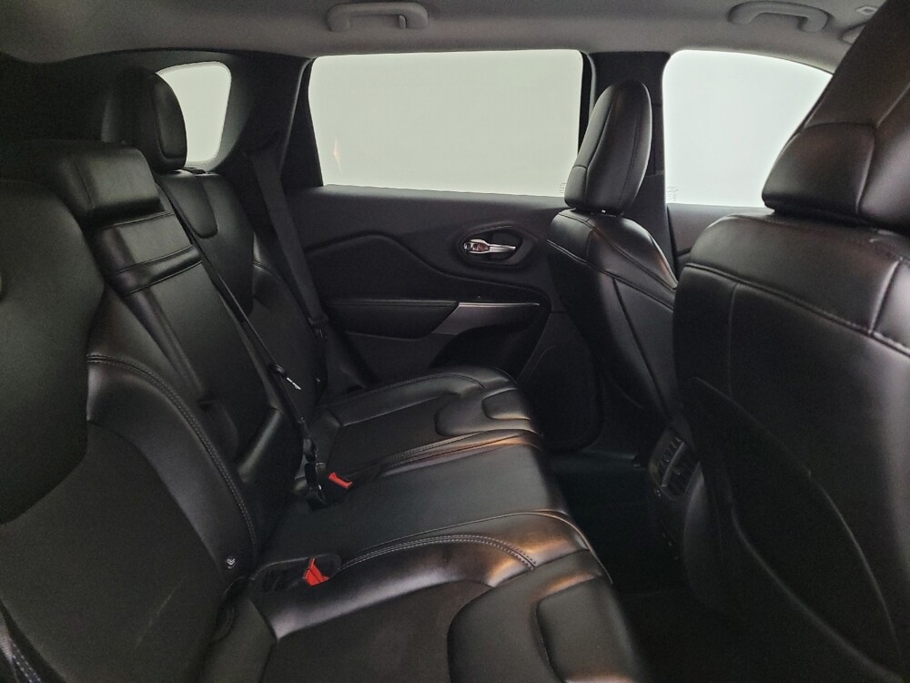 2019 Jeep Cherokee in Fairfield, OH 45014 - 18087318 19