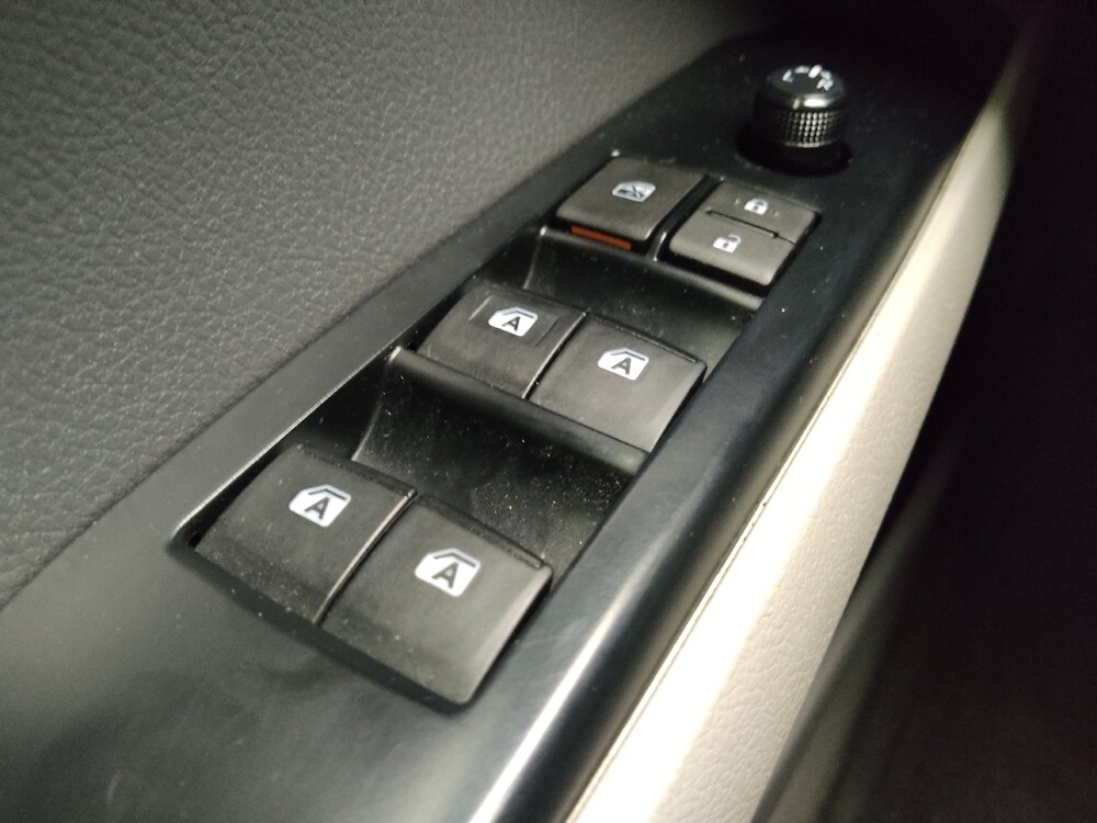 2019 Toyota Camry in Taylor, MI 48180 - 18087328 27