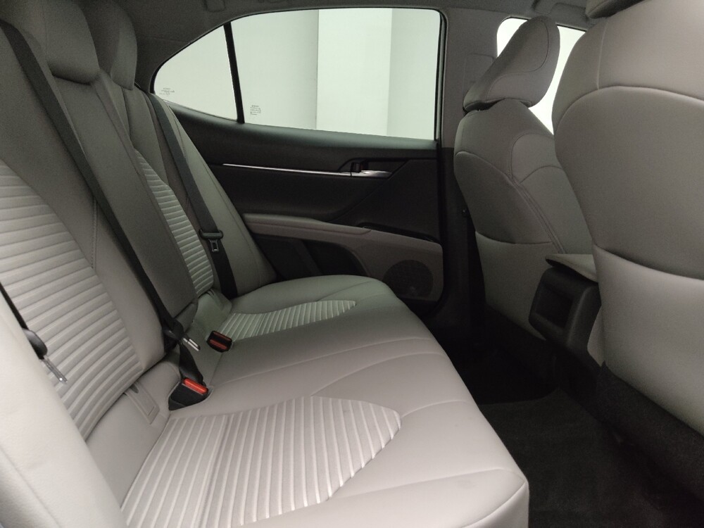 2019 Toyota Camry in Taylor, MI 48180 - 18087328 19