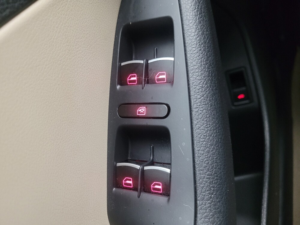 2013 Volkswagen Jetta in Midlothian, IL 60445 - 18087339 27