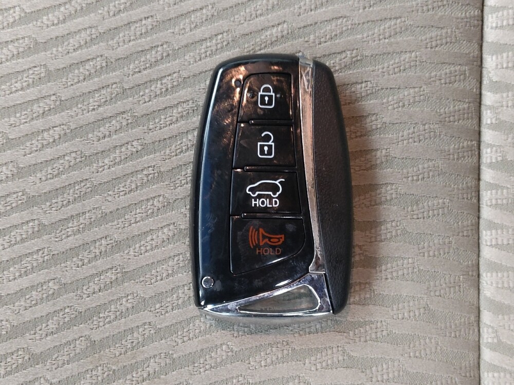 2018 Hyundai Santa Fe in Memphis, TN 38115 - 18087345 32