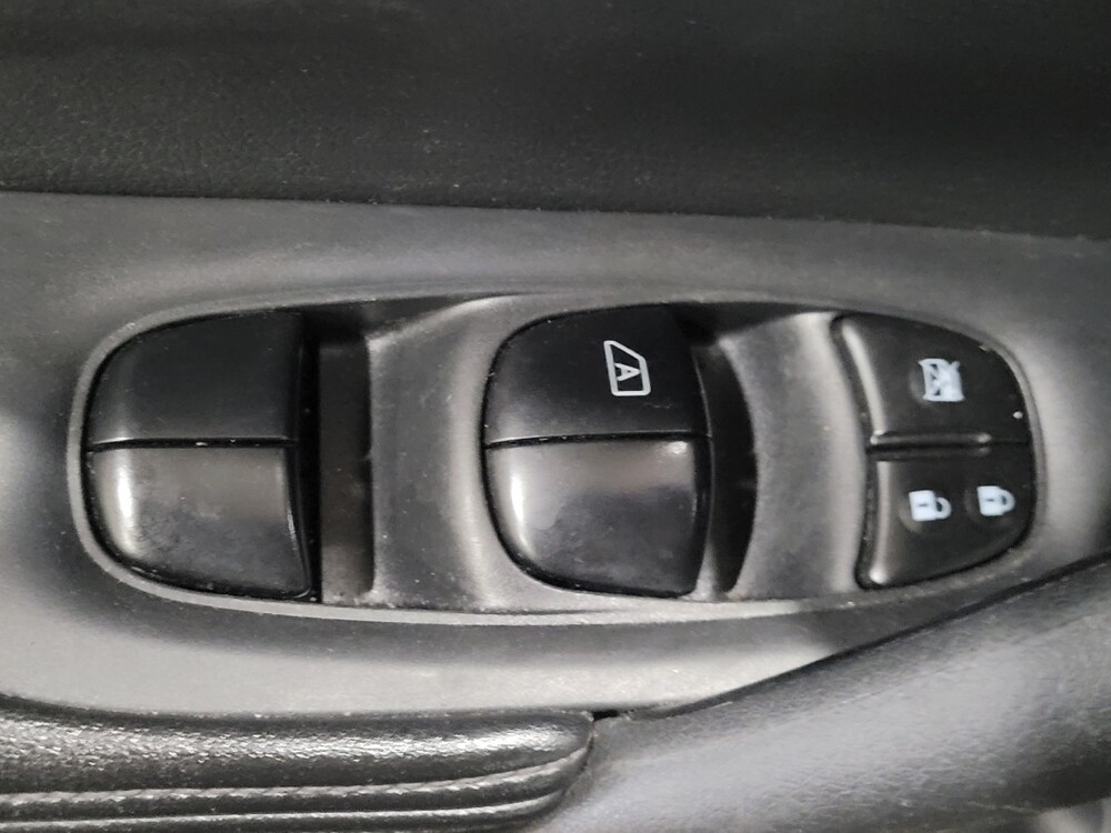 2018 Nissan Rogue in Newport News, VA 23601 - 18087381 27