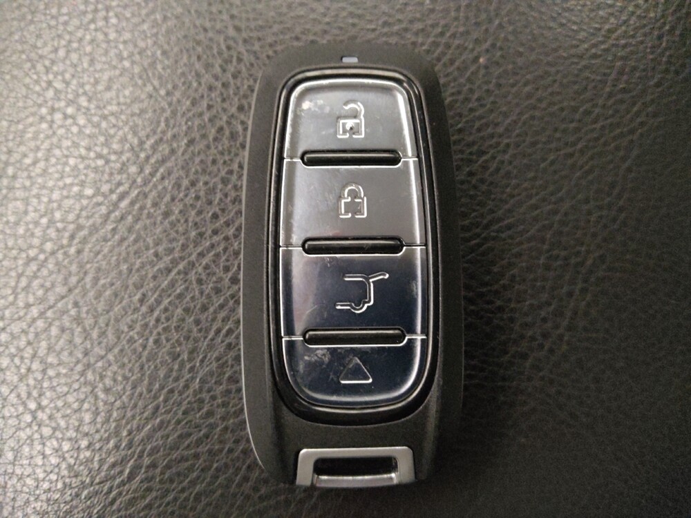 2017 Volkswagen Tiguan in Live Oak, TX 78233 - 18087394 32