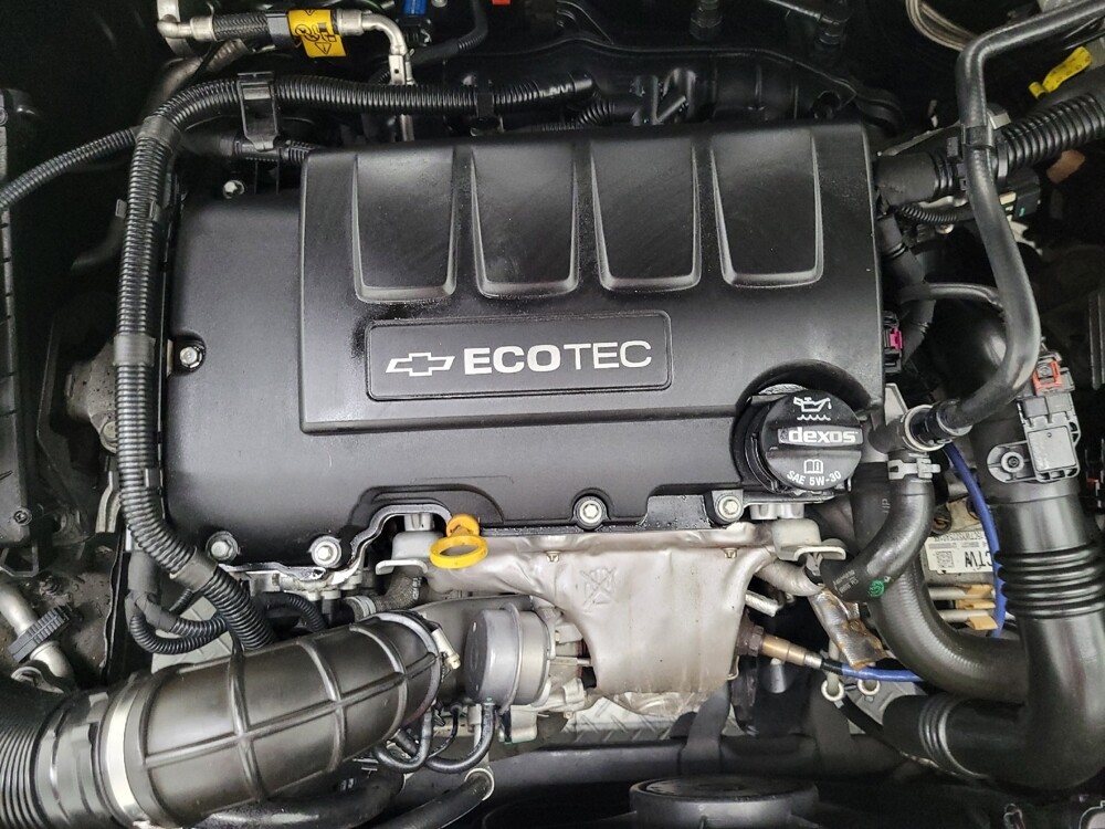 2016 Chevrolet Cruze in Las Vegas, NV 89104 - 18087401 30