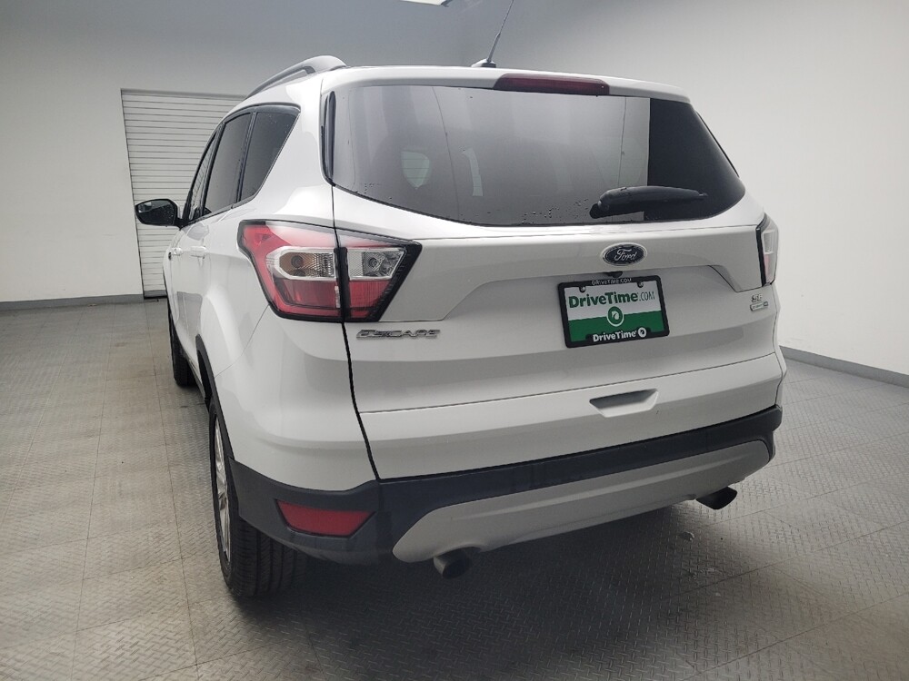 2018 Ford Escape in Taylor, MI 48180 - 18087402 6