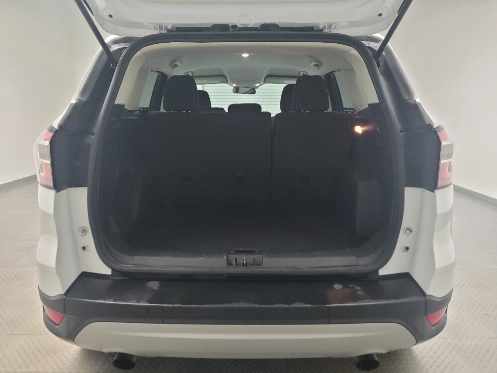 2018 Ford Escape in Taylor, MI 48180 - 18087402 29