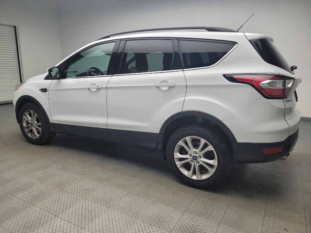 2018 Ford Escape in Taylor, MI 48180 - 18087402 3