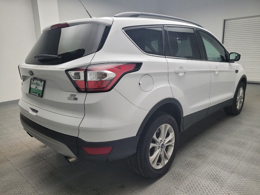 2018 Ford Escape in Taylor, MI 48180 - 18087402 9