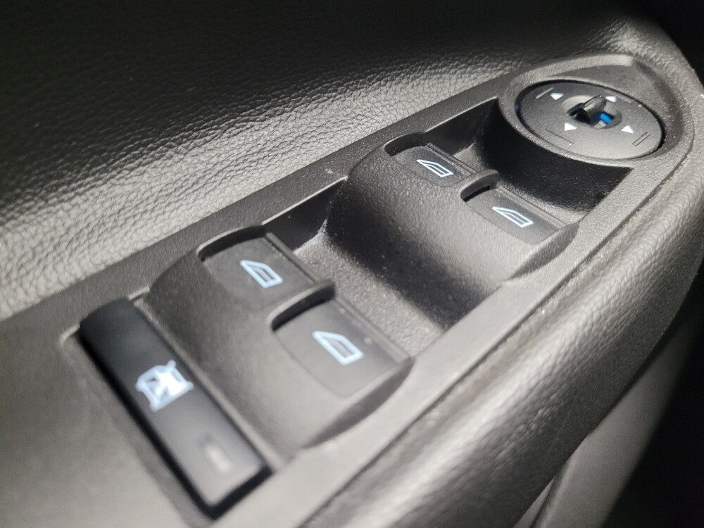 2018 Ford Escape in Taylor, MI 48180 - 18087402 27