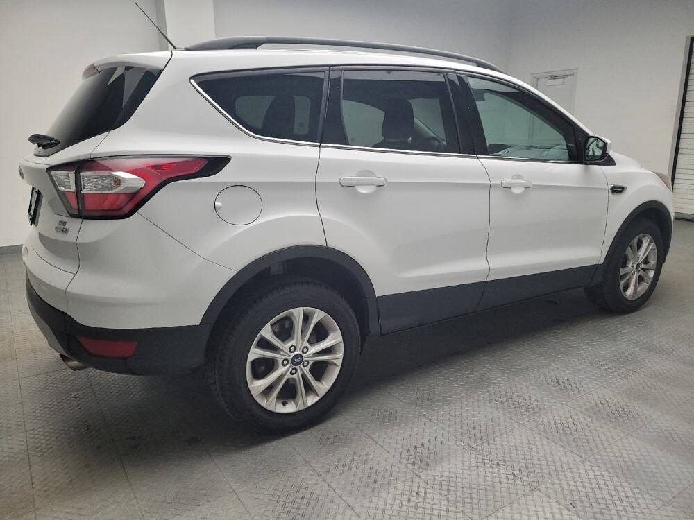 2018 Ford Escape in Taylor, MI 48180 - 18087402 10